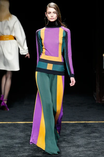 Look 7